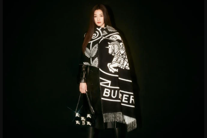 Découvrez la liste de cadeaux des ambassadeurs Burberry