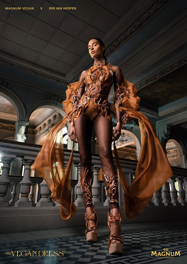 La collaboration étonnante entre Magnum et Iris Van Herpen