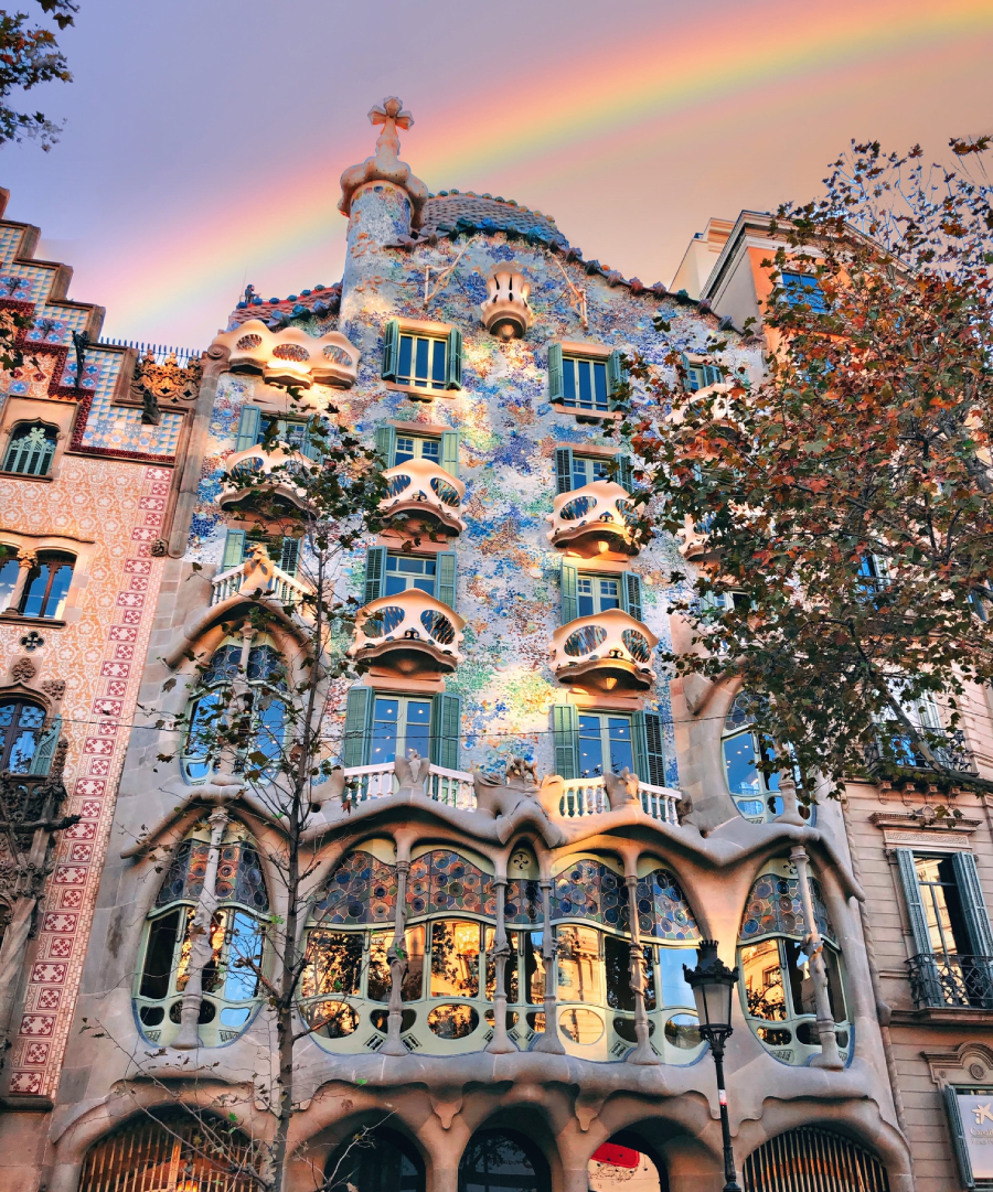 La Casa Batlló de Gaudí : Un Chef-D'œuvre Moderniste à Barcelone