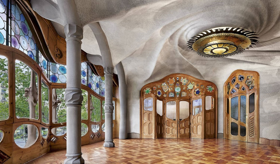 La Casa Batlló de Gaudí : Un Chef-D'œuvre Moderniste à Barcelone