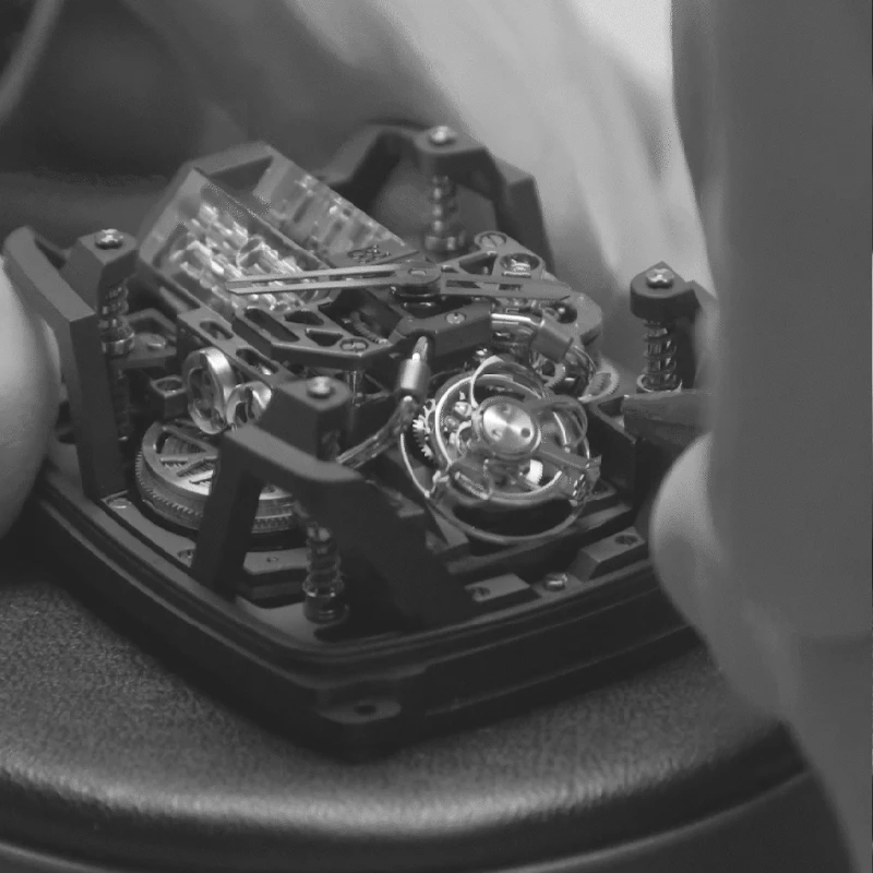 Jacob and Co & Bugatti pour “Bugatti Chiron Tourbillon”