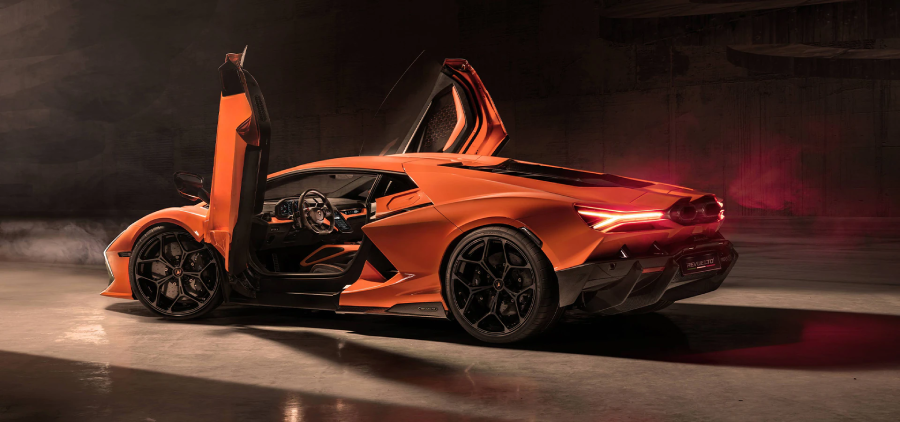 Lamborghini Revuelto : La première super sportive V12 hybride HPEV