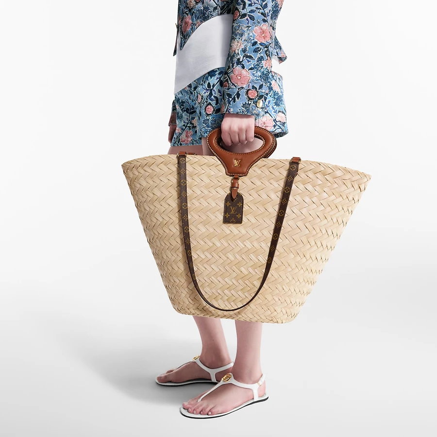 Louis Vuitton — le Rivage GM, l’été porté à l’épaule